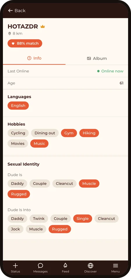 DudesChat profile: hobbies and community tags, shared ones highlighted